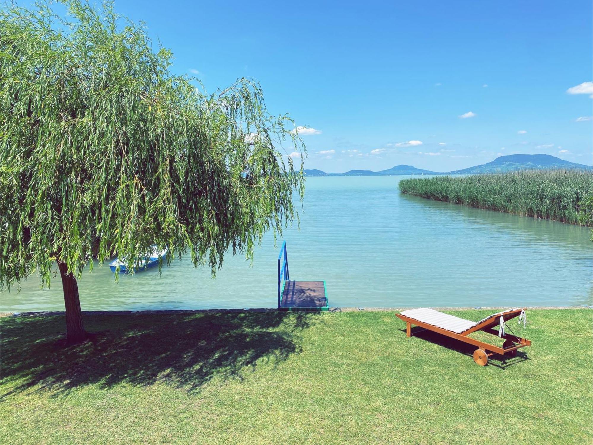 Balaton A Kertben - Balaton In The Garden - Beachfront Houses With Beautiful View, Private Beach Балатонфеньвеш Экстерьер фото