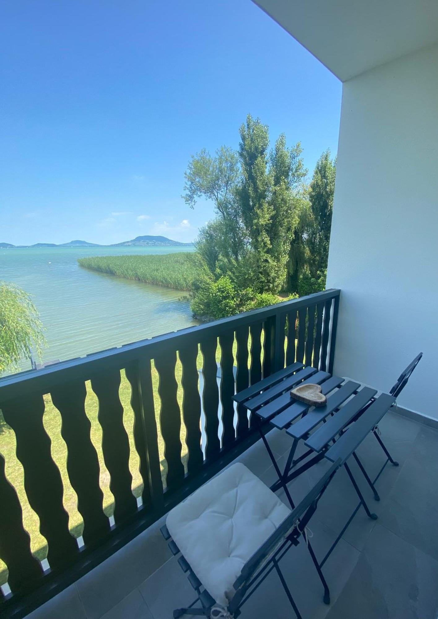 Balaton A Kertben - Balaton In The Garden - Beachfront Houses With Beautiful View, Private Beach Балатонфеньвеш Экстерьер фото