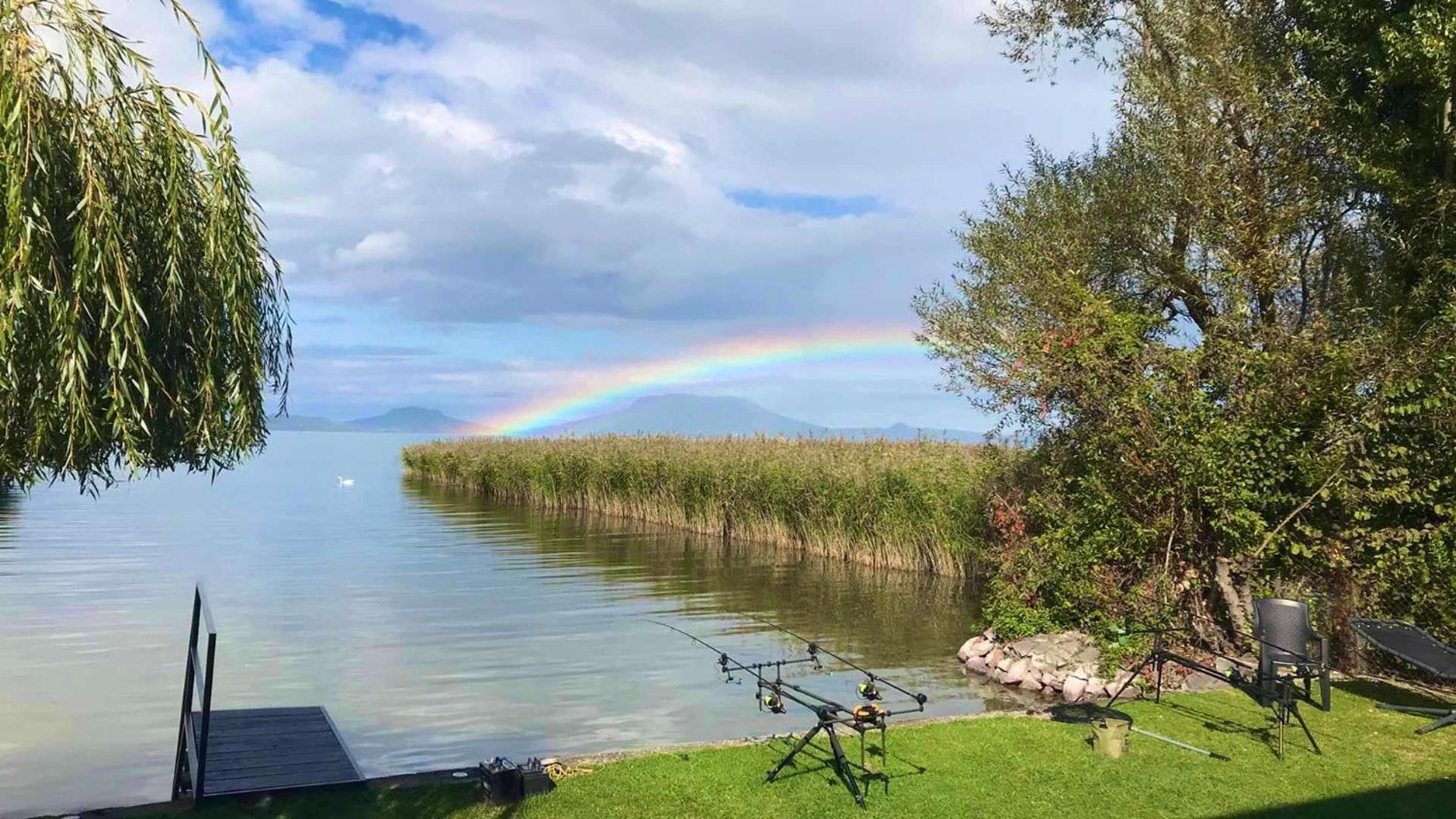 Balaton A Kertben - Balaton In The Garden - Beachfront Houses With Beautiful View, Private Beach Балатонфеньвеш Экстерьер фото