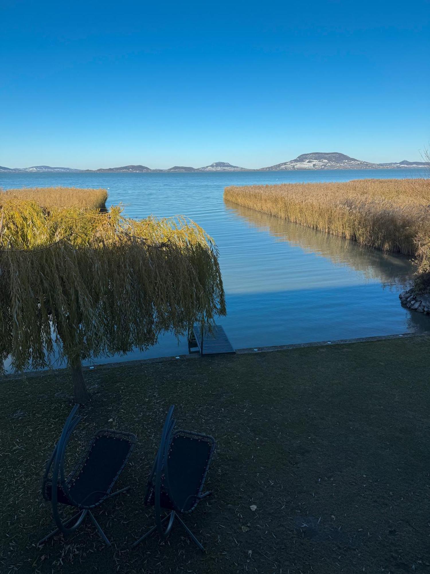Balaton A Kertben - Balaton In The Garden - Beachfront Houses With Beautiful View, Private Beach Балатонфеньвеш Экстерьер фото