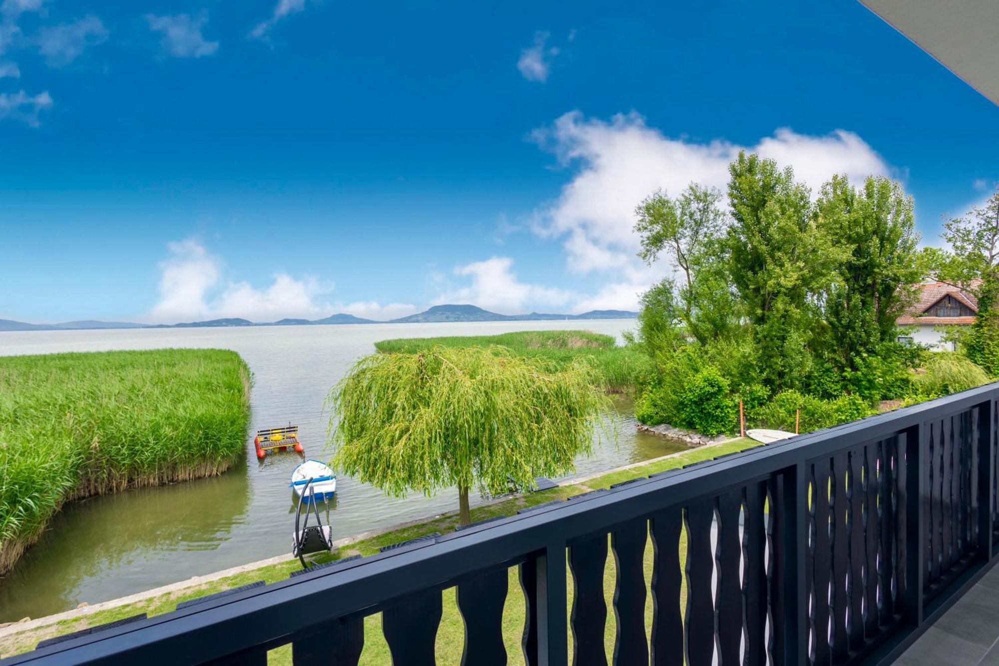 Balaton A Kertben - Balaton In The Garden - Beachfront Houses With Beautiful View, Private Beach Балатонфеньвеш Экстерьер фото