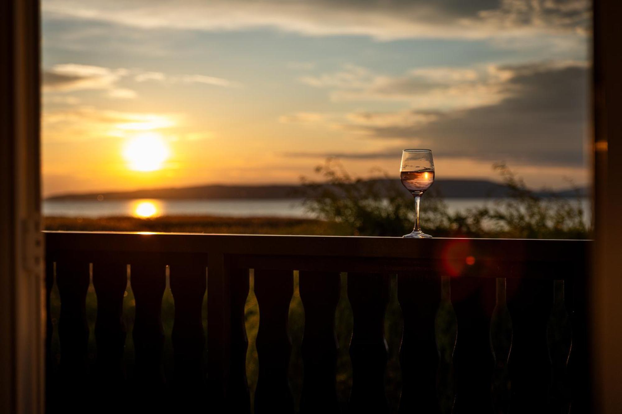 Balaton A Kertben - Balaton In The Garden - Beachfront Houses With Beautiful View, Private Beach Балатонфеньвеш Экстерьер фото